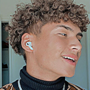 Meet your Posher, Adrian